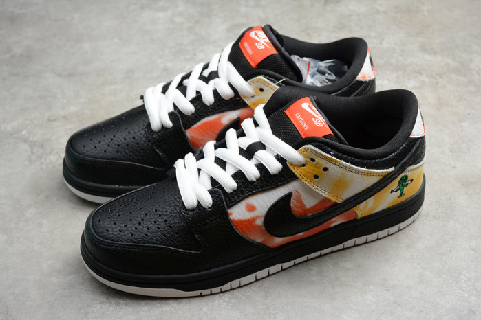 NK SB DUNK LOW ROSWELL RAYGUN BQ6832-001