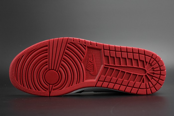 AIR JORDAN 1 High OG “Black Toe” white/ black-varsity red mens 555088-125