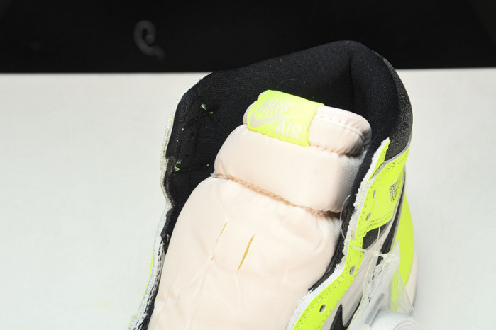 Air Jordan 1 High OG "Volt" AJ1 555088-702