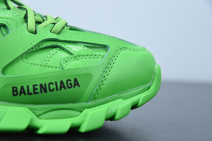 BC TRIPLE TRAINER 542023 W2LB1 3051