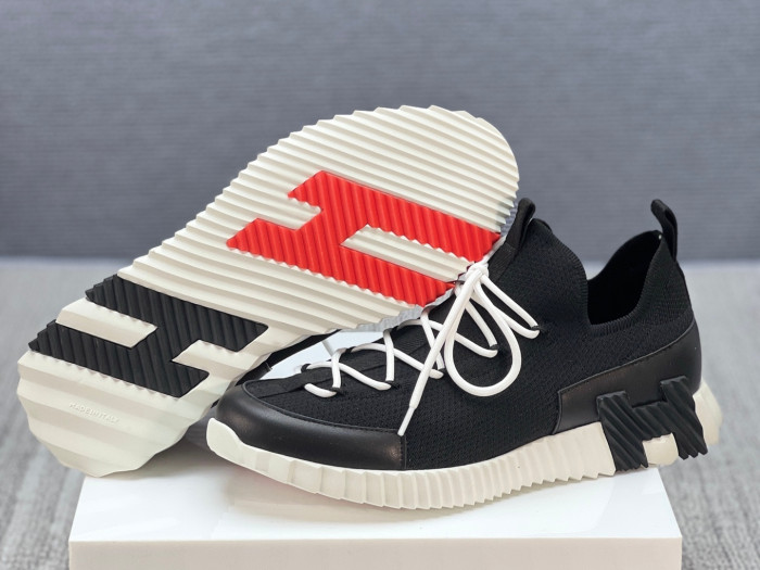 H**me5 sneaker hms011